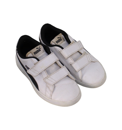 A White Sneakers from Puma in size 7Y for neutral. (Front View)