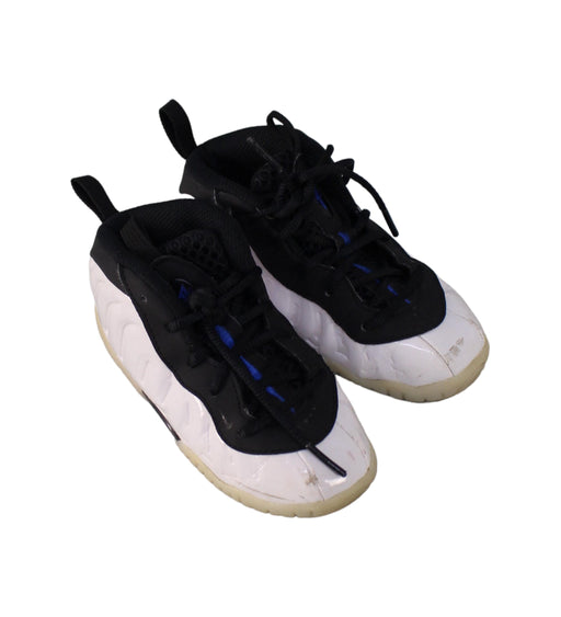 A Blue Sneakers from Nike in size 4T for neutral. (Front View)