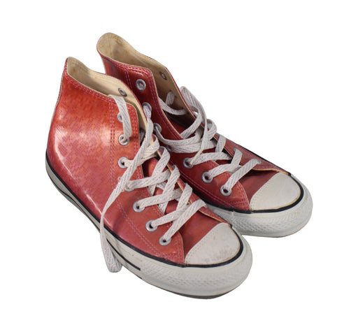 A Pink Sneakers from Converse in size 12Y for girl. (Front View)