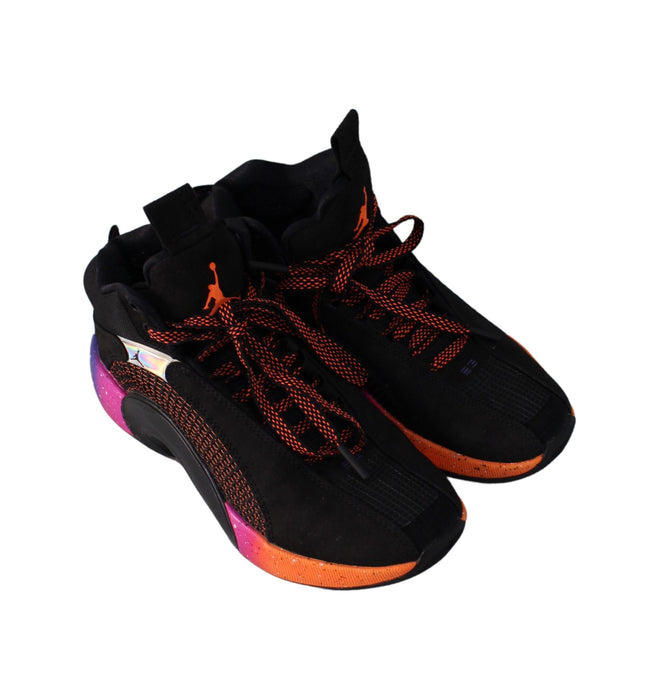 A Multicolour Sneakers from Air Jordan in size 11Y for boy. (Front View)