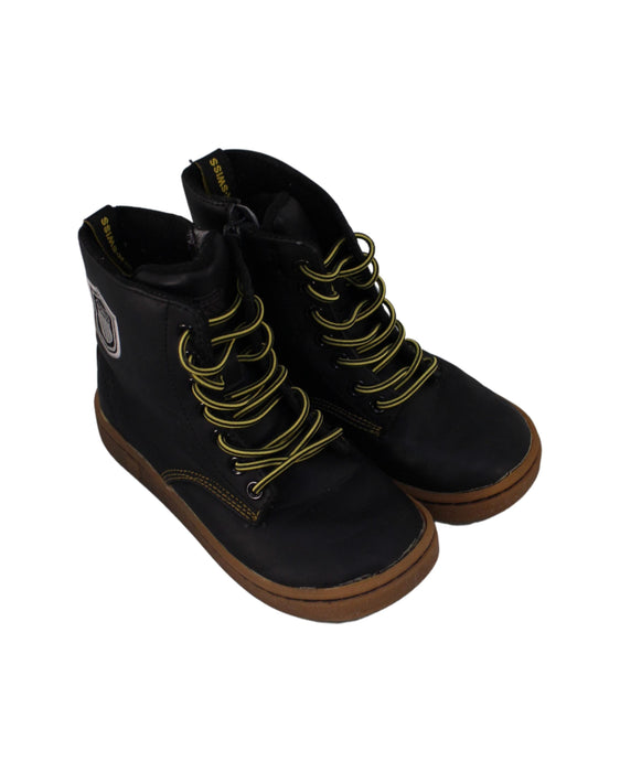 A Black Casual Boots from K-Swiss in size 5T for neutral. (Front View)