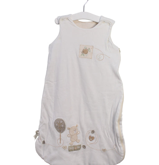 A White Sleepsacs from Natures Purest in size 0-3M for neutral. (Front View)