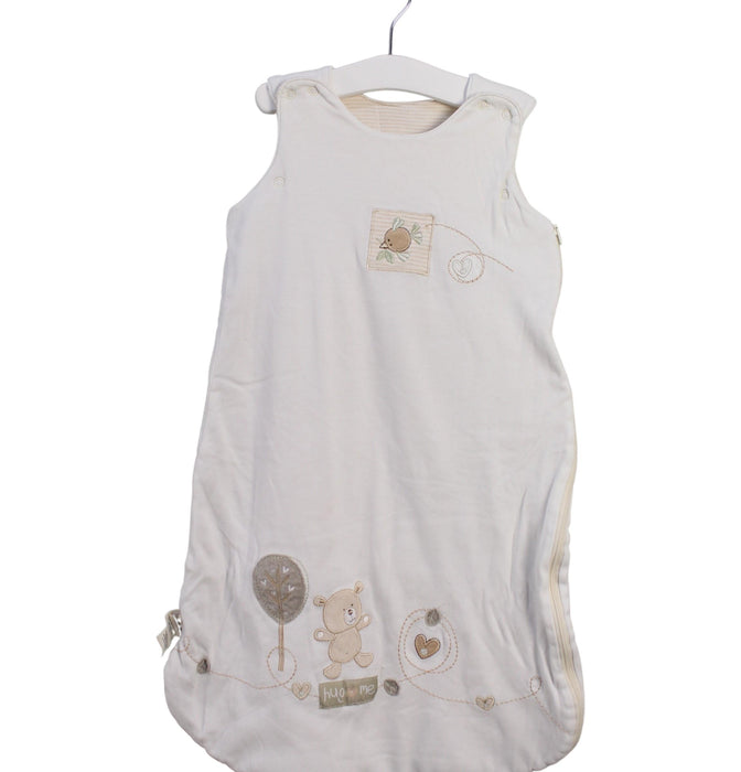A White Sleepsacs from Natures Purest in size 0-3M for neutral. (Front View)