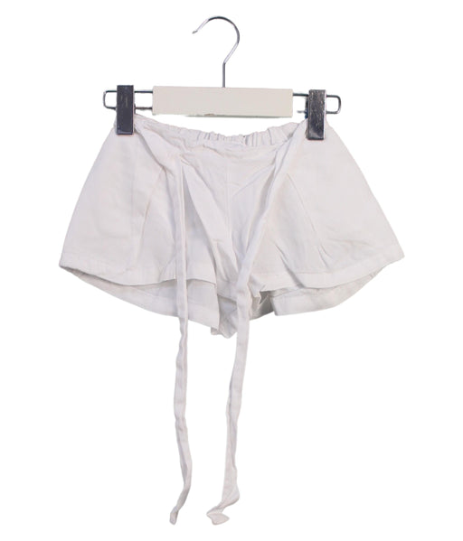 A White Shorts from Seed in size 2T for girl. (Front View)