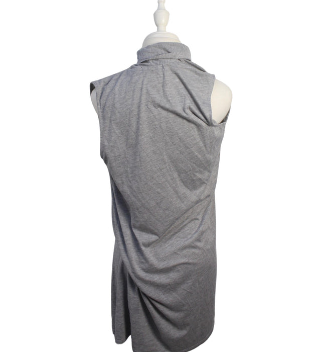 A Grey Nursing Covers from 9months in size S for maternity. (Back View)