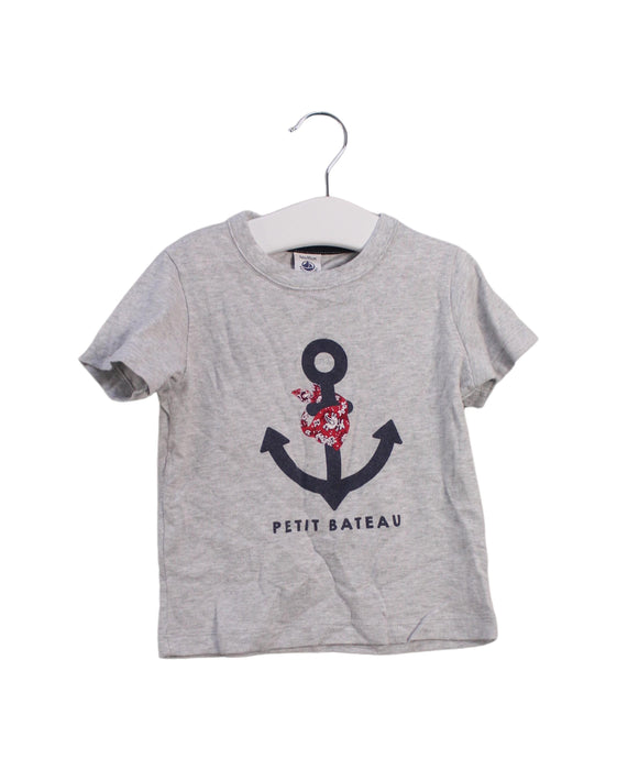 A Grey Short Sleeve T Shirts from Petit Bateau in size 3T for boy. (Front View)