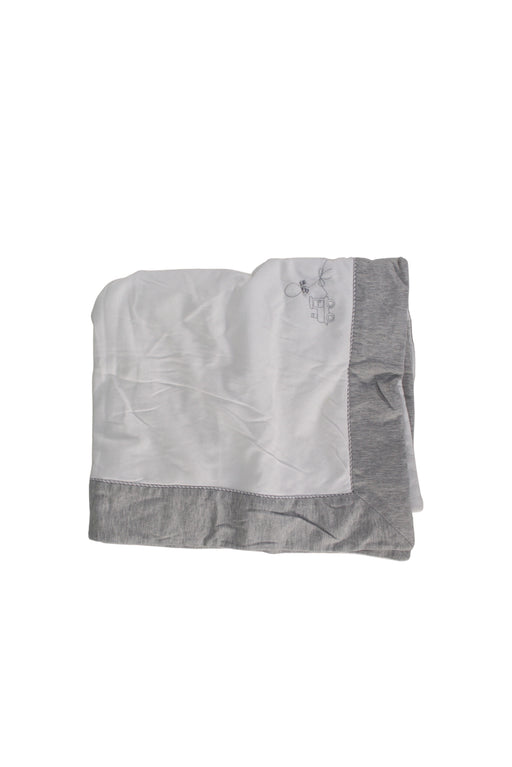 A White Blankets from Nicholas & Bears in size O/S for girl. (Front View)
