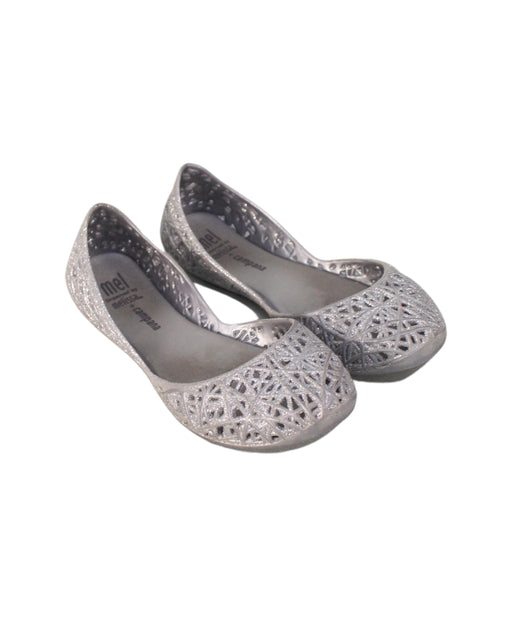 A Grey Flats from Mini Melissa in size 6T for girl. (Front View)