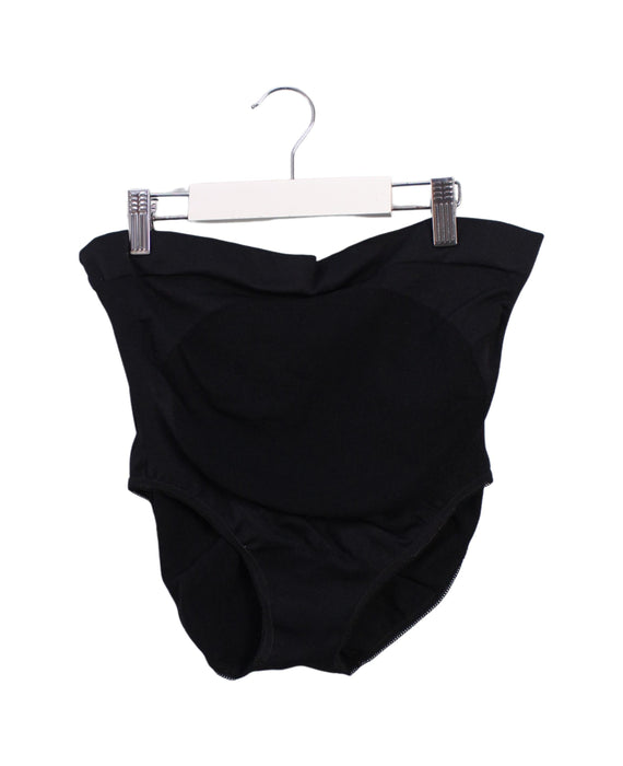 A Black Bras from Mayarya in size M for maternity. (Front View)