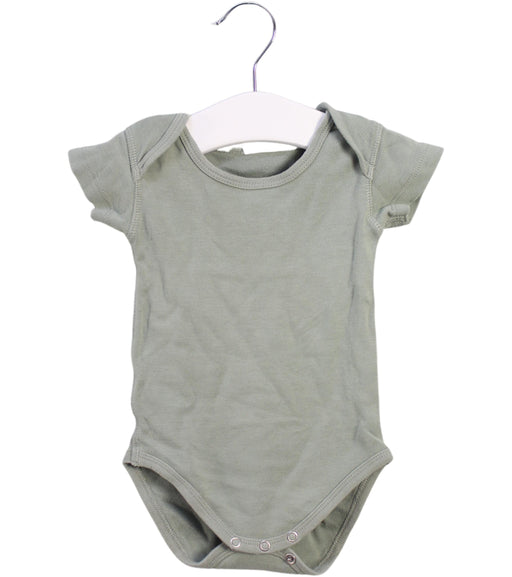 A Green Short Sleeve Bodysuits from Quincy Mae in size 3-6M for neutral. (Front View)