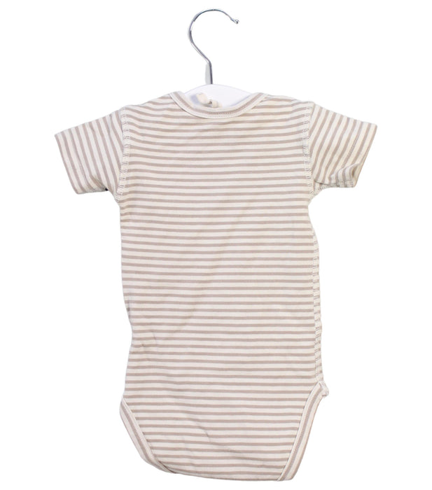 A Beige Short Sleeve Bodysuits from Quincy Mae in size 3-6M for girl. (Back View)