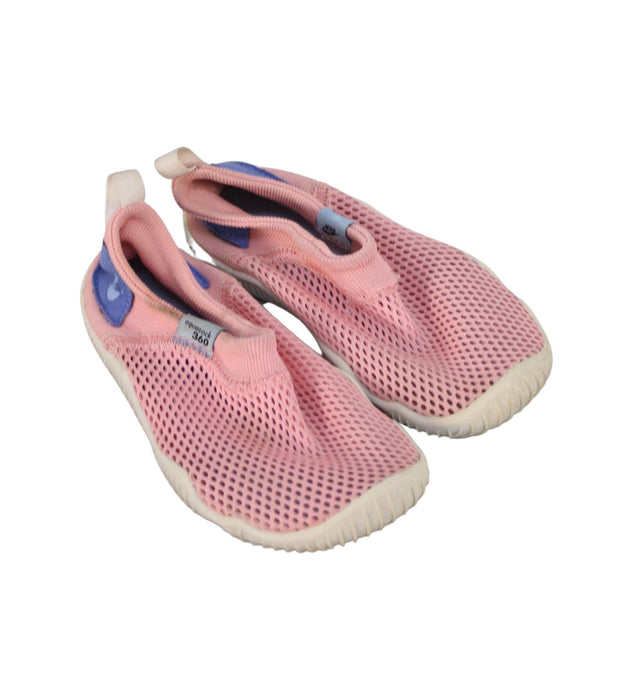 A Pink Aqua Shoes from Nike in size 18-24M for girl. (Front View)