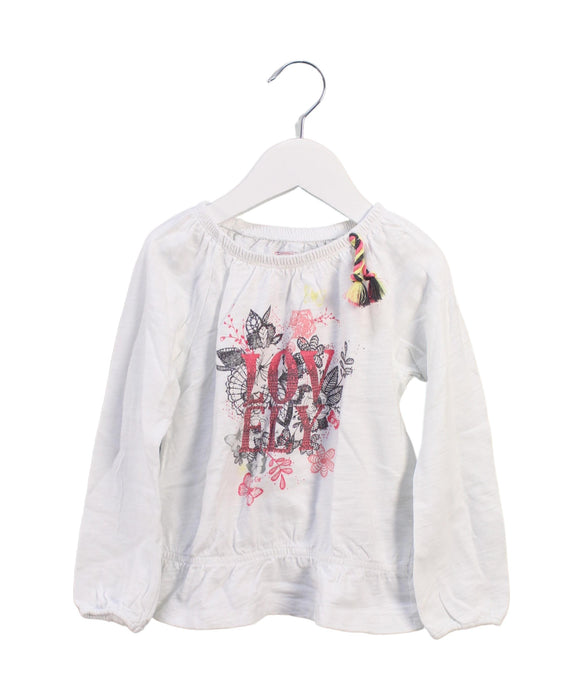 A White Long Sleeve Tops from La Compagnie des Petits in size 3T for girl. (Front View)