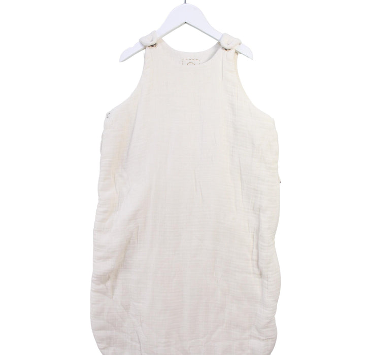 A Ivory Sleepsacs from Numero 74 in size O/S for neutral. (Front View)