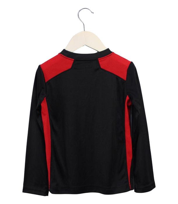 A Black Active Tops from Nike in size 3T for boy. (Back View)