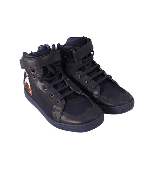 A Black Sneakers from Dolce & Gabbana in size 6T for boy. (Front View)