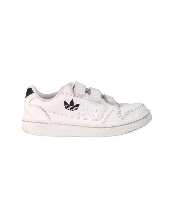 A White Sneakers from Adidas in size 10Y for neutral. (Back View)