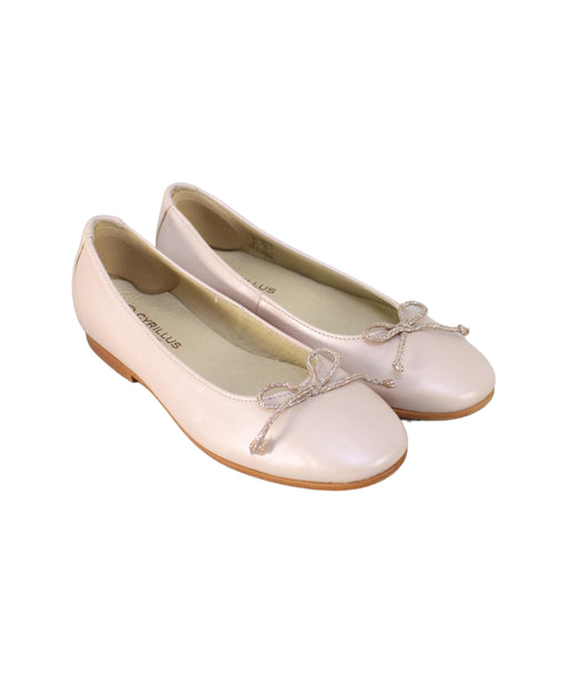 A Beige Flats from Cyrillus in size 7Y for girl. (Front View)