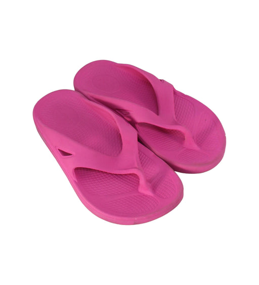 A Pink Flip Flops from OOFOS in size 11Y for girl. (Front View)
