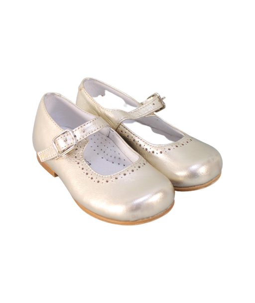 A White Flats from Childrens Classics in size 18-24M for girl. (Front View)