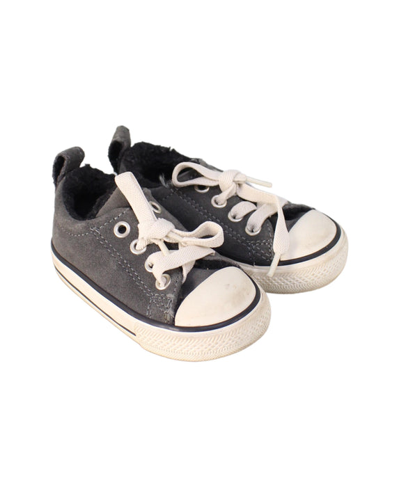 A Grey Sneakers from Converse in size 12-18M for boy. (Front View)