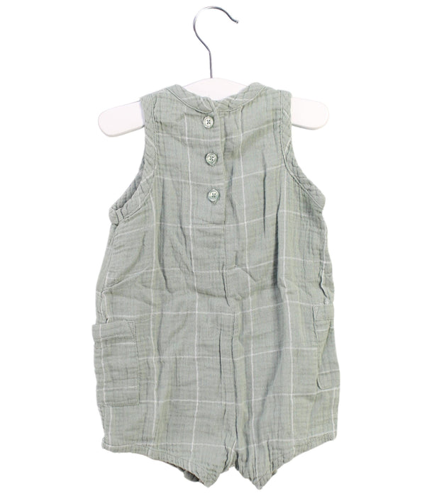 A Green Sleeveless Rompers from Seed in size 3-6M for neutral. (Back View)