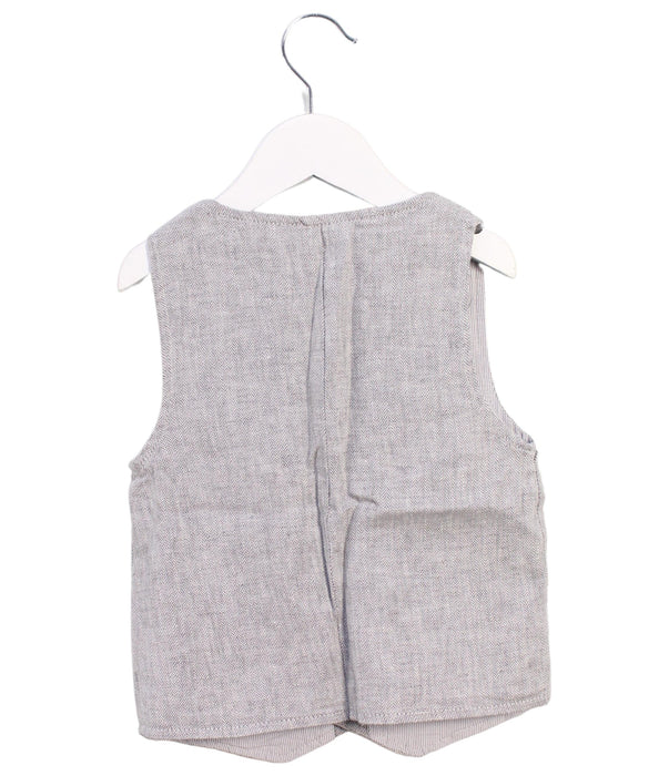 A Grey Suit Vests from La Compagnie des Petits in size 4T for boy. (Back View)