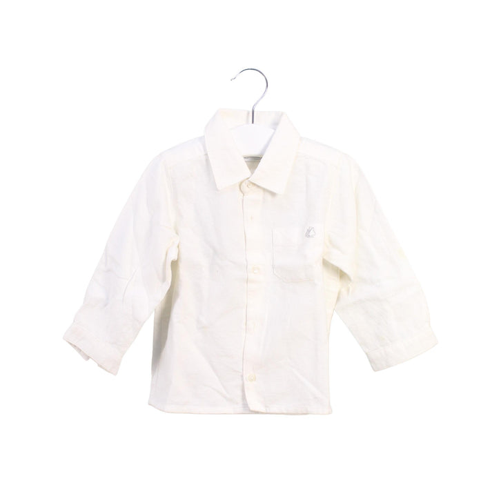 A White Shirts from Petit Bateau in size 12-18M for boy. (Front View)