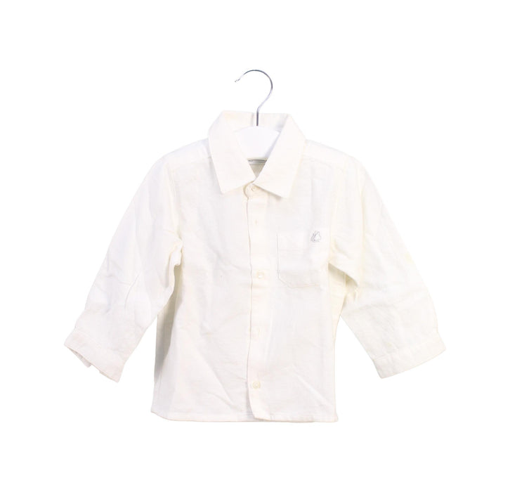 A White Shirts from Petit Bateau in size 12-18M for boy. (Front View)