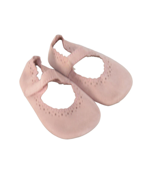 A Pink Flats from OTS in size Newborn for girl. (Front View)