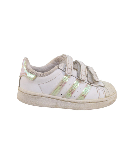 A White Sneakers from Adidas in size 12-18M for girl. (Back View)