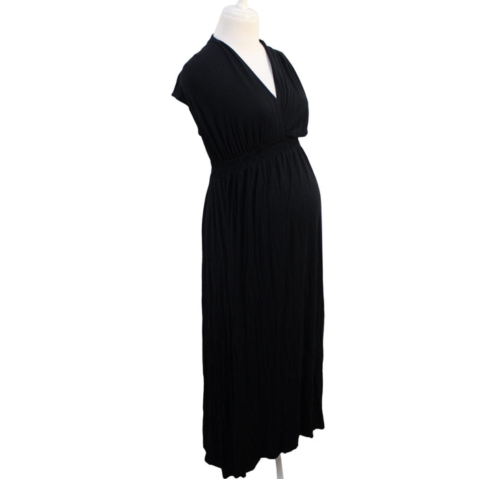 A Black Sleeveless Dresses from Ingrid & Isabel in size XS for maternity. (Front View)