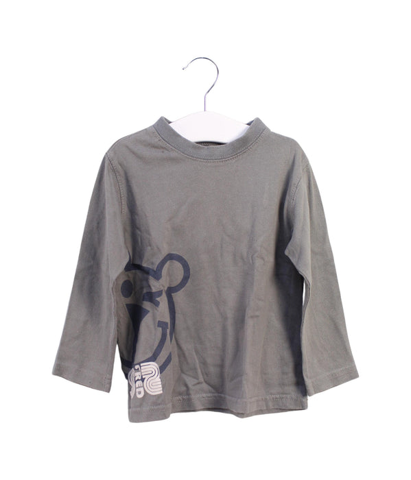 A Grey Long Sleeve Tops from Fred Bare in size 2T for neutral. (Front View)