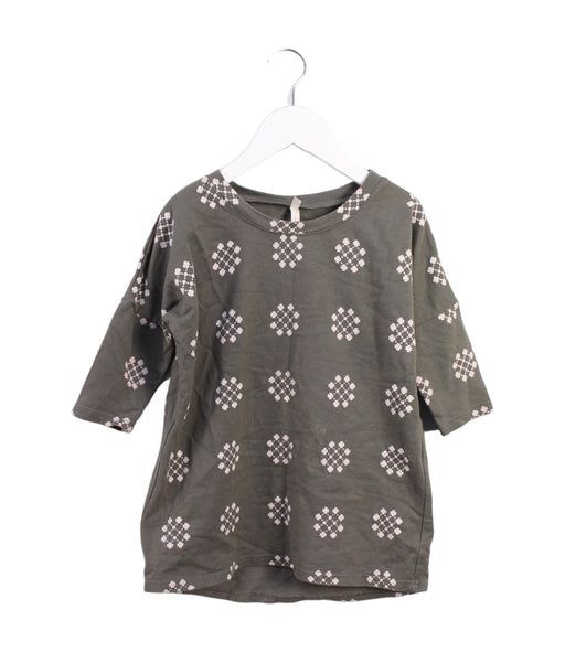 A Grey Long Sleeve Tops from Rylee + Cru in size 2T for girl. (Front View)