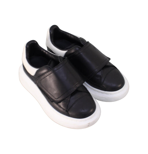 A Black Sneakers from Alexander McQueen in size 4T for girl. (Front View)