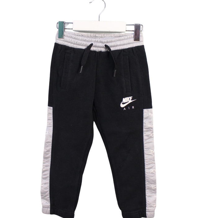 A Black Sweatpants from Nike in size 4T for neutral. (Front View)