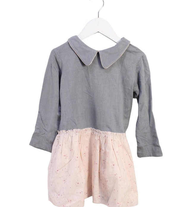A Grey Long Sleeve Dresses from Velveteen in size 4T for girl. (Front View)