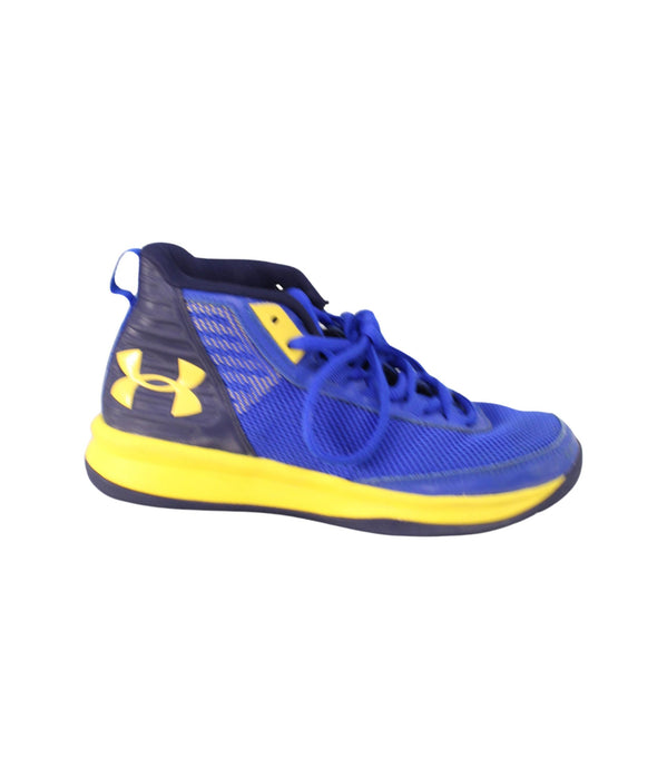 A Blue Sneakers from Under Armour in size 7Y for boy. (Back View)