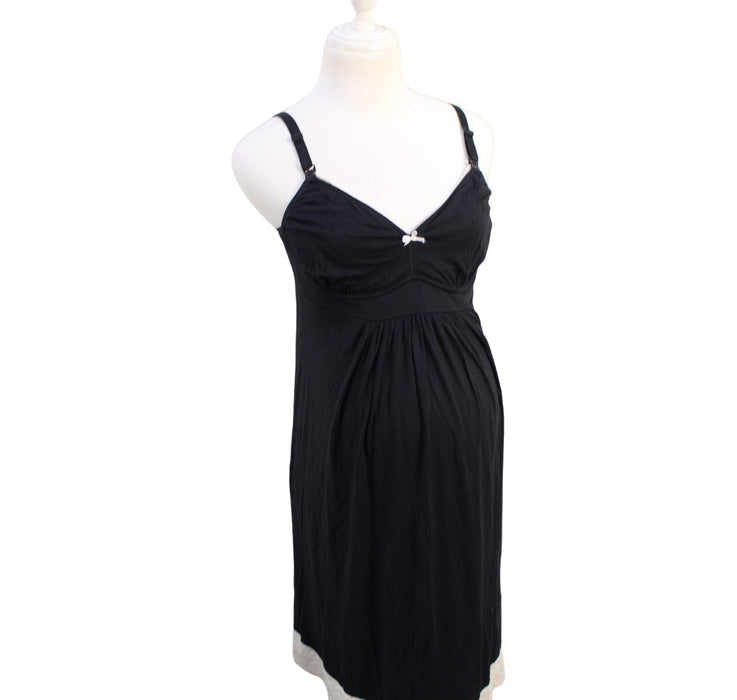 A Black Nightgowns from Belabumbum in size S for maternity. (Front View)