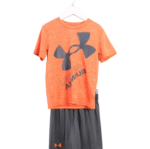 A Orange Active Shorts from Under Armour in size 5T for boy. (Front View)
