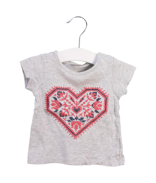 A White Short Sleeve T Shirts from Seed in size 0-3M for girl. (Front View)