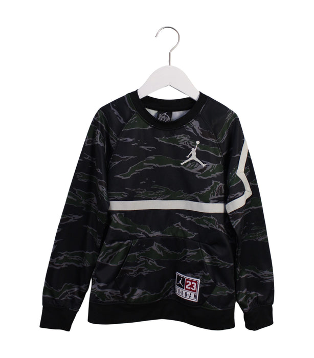 A Black Crewneck Sweatshirts from Air Jordan in size 8Y for boy. (Front View)