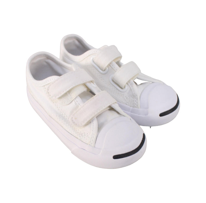 A White Sneakers from Converse in size 3T for neutral. (Front View)