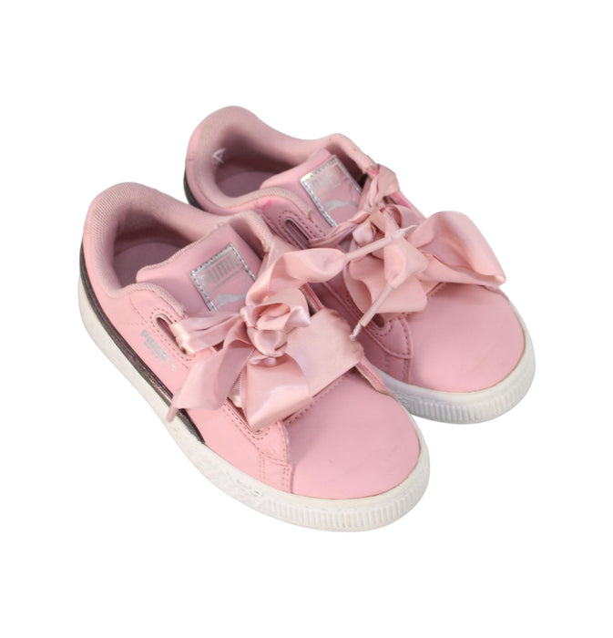 A Pink Sneakers from Puma in size 5T for girl. (Front View)