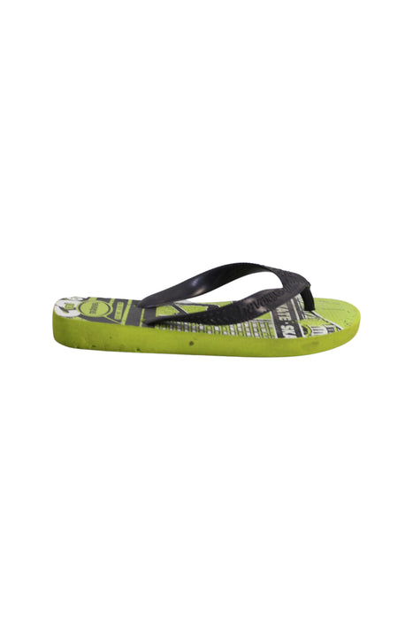 A Green Flip Flops from Havaianas in size 7Y for boy. (Back View)