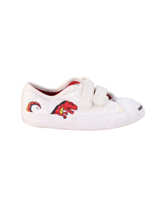 A White Sneakers from Converse in size 4T for boy. (Back View)