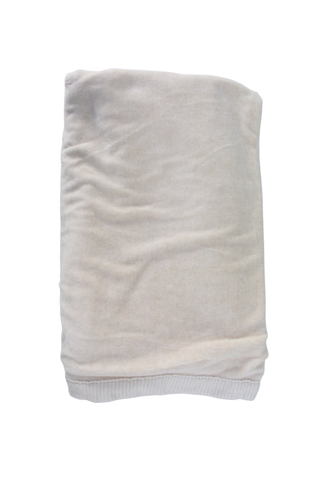 A Beige Blankets from Natures Purest in size O/S for neutral. (Front View)