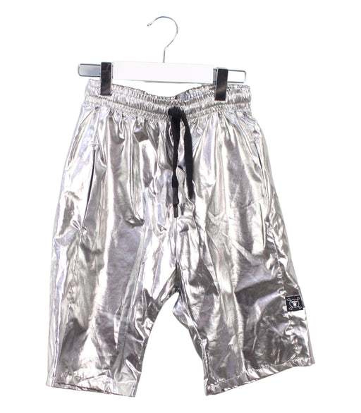 A Silver Shorts from Nununu in size 6T for boy. (Front View)
