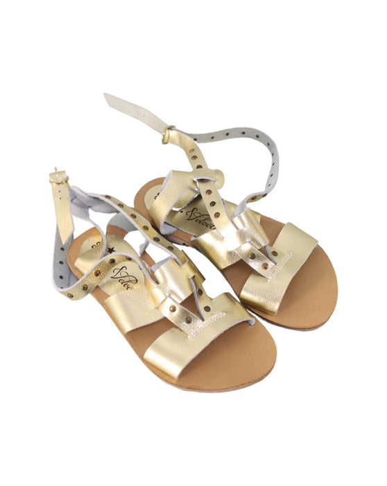 A Gold Sandals from Velveteen in size 5T for girl. (Front View)