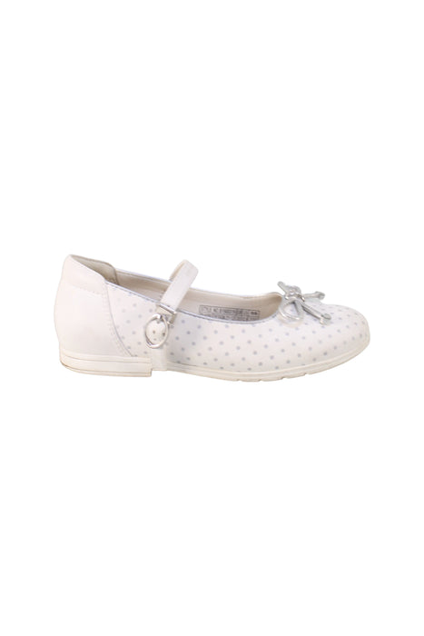 A White Flats from Dr. Kong in size 6T for girl. (Back View)